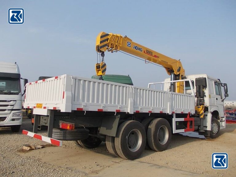 Grue sur camion HOWO  